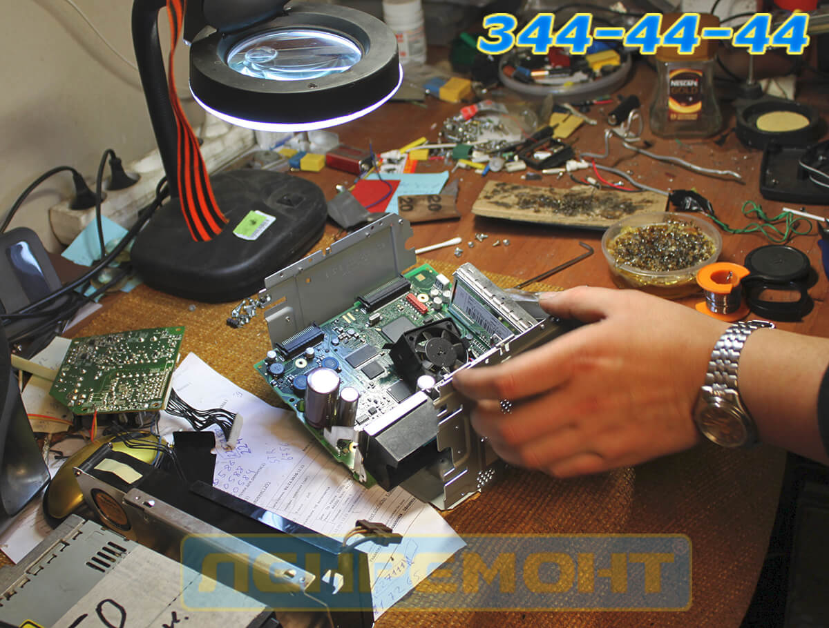 Адрес ремонт автомагнитол. Ремонт магнитол. Уроки ремонта магнитол. E6320 разобранный. Ремонт аудиосистем руками.